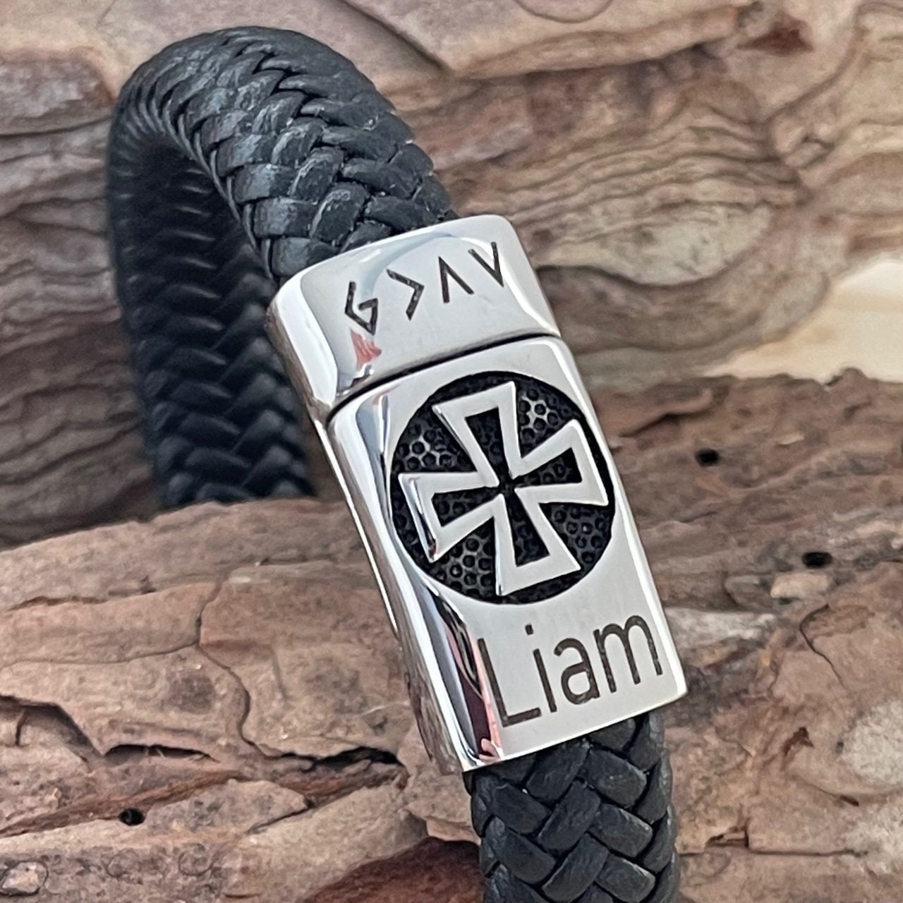 Jungen Konfirmations-Leder Mit Gravur Kreuz Armband God Is Greater von MemorableMomentsInc