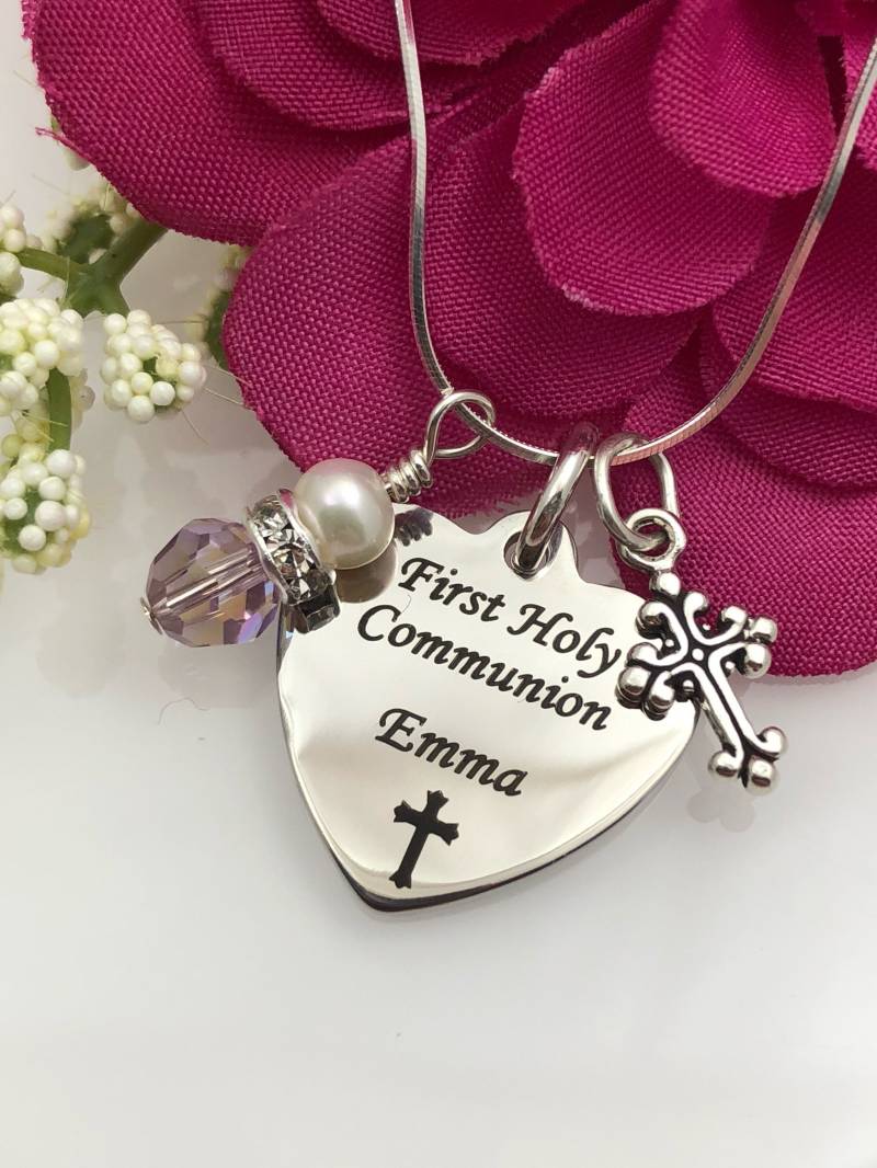 Mädchen 925 Sterling Silber Personalisierte Erstkommunion Gravierte Herz Kreuz Birthstone Perlenkette Mit Name von MemorableMomentsInc