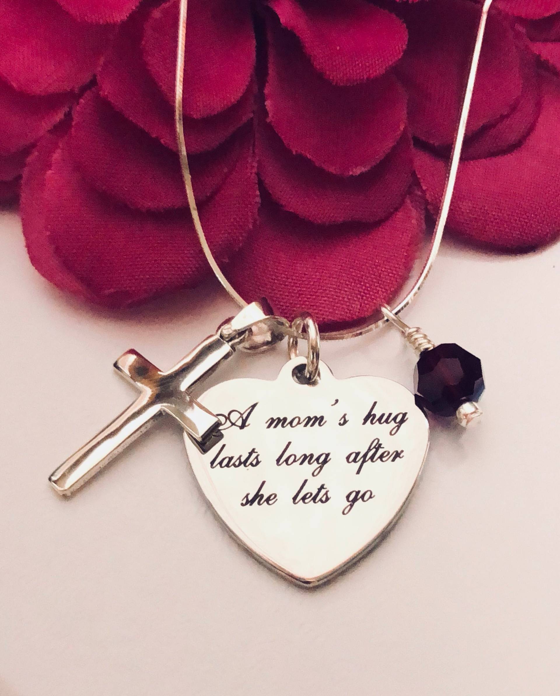 Sympathie Trauerfall Mama Umarmung 925 Sterling Silber Personalisierte Gravierte Herz Kreuz Perle Oder Birthstone Halskette von MemorableMomentsInc
