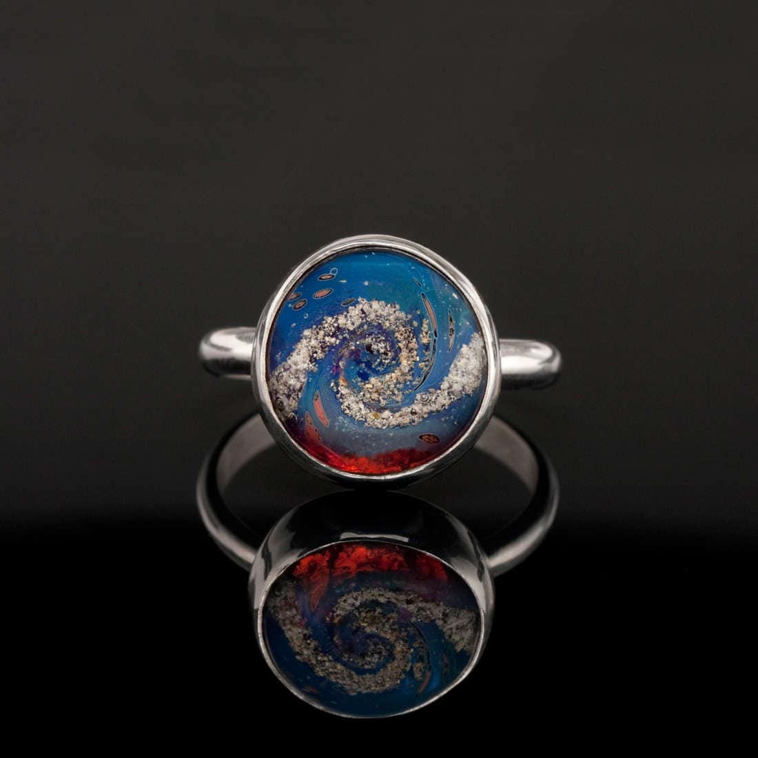 sterling Silber, Gedenkasche Ring, Glasasche Cabochon. Hergestellt Mit Der Asche, Andenken, Memento, Edelstein, Einäsche, Kremationsasche, Cremains sterling Silber, Gedenkasche Ring, Glasasche Cabochon. Hergestellt Mit Der Asche, Andenken, Memento, Edelstein, Einäsche, Kremationsasche, Cremains von MemorialAshBeads