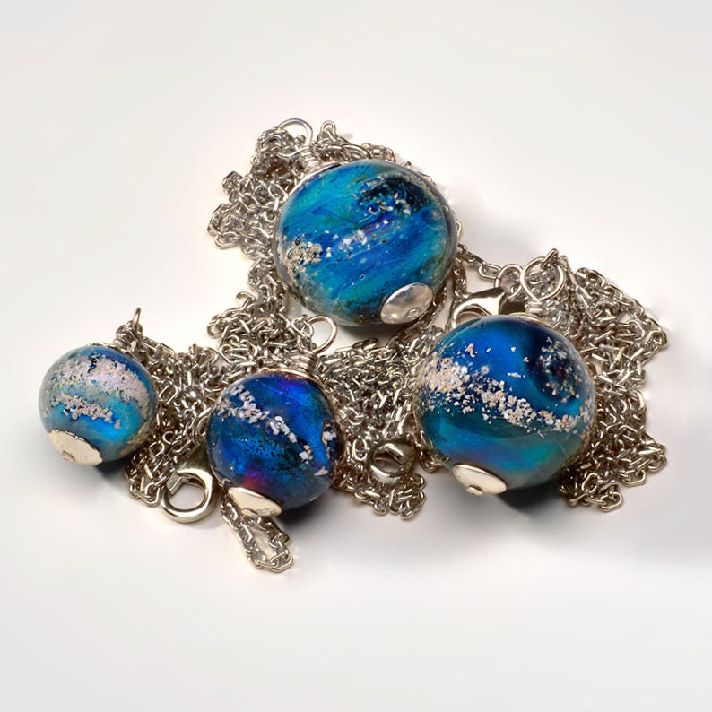 sterling Silber 4+ Perlen Rabatt. Einäscherung Schmuck, Lampwork Glas Trauer Anhänger. 3 Größen-Optionen, Mit Oder Ohne Kette. Nur Für Haustierasche sterling Silber 4+ Perlen Rabatt. Einäscherung Schmuck, Lampwork Glas Trauer Anhänger. 3 Größen-Optionen, Mit Oder Ohne Kette. Nur Für Haustierasche von MemorialAshBeads