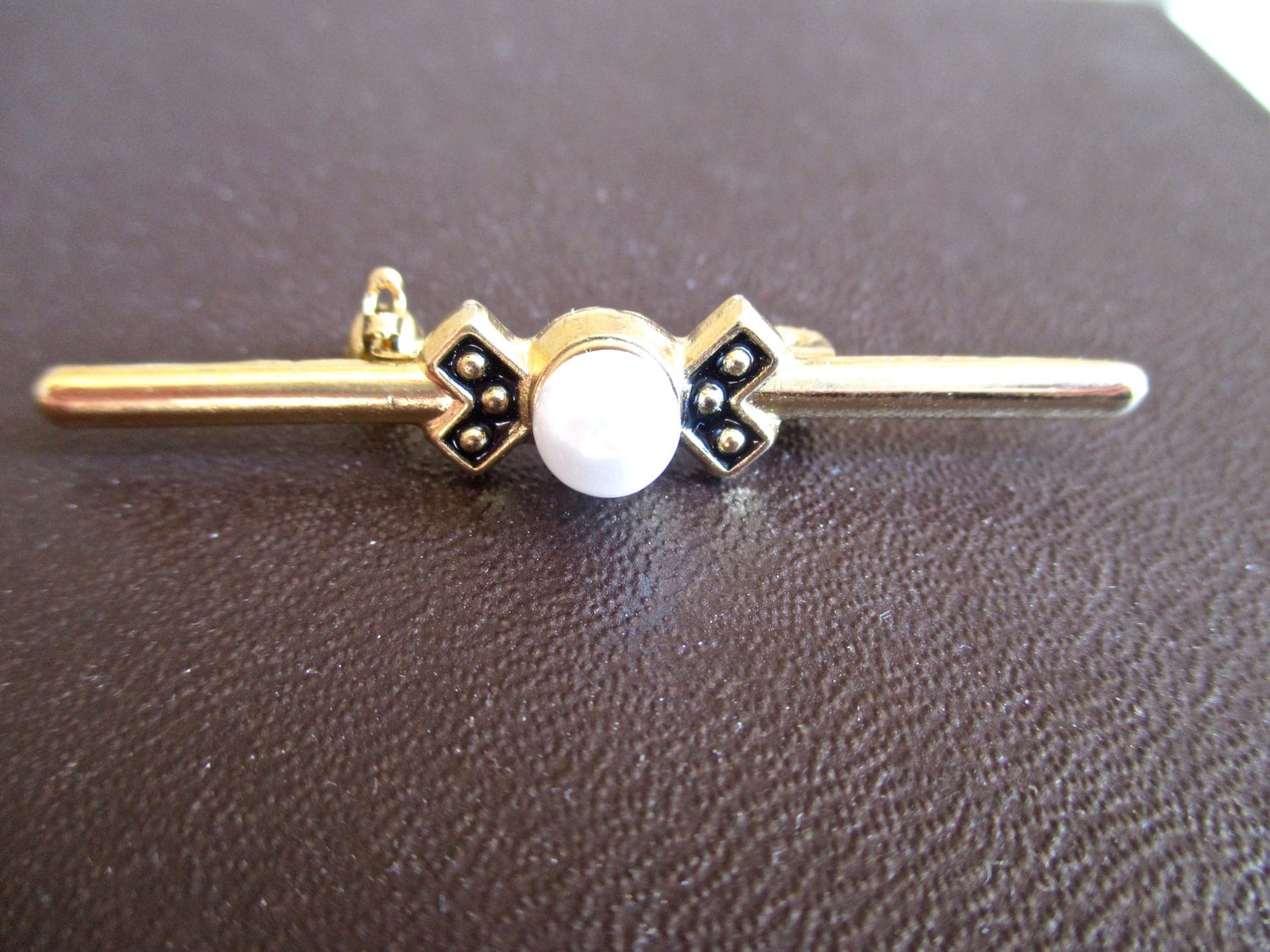Elegante Schlichte Vintage Bar Pin Single Pearl Goldton 2 Zoll von MemoriesofMartha