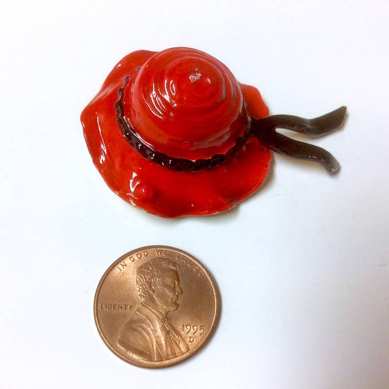 Signiertes Original Von Robert Vintage Rüschen Roter Hut Sun Bonnet Black Ties Brosche Pin von MemoriesofMartha