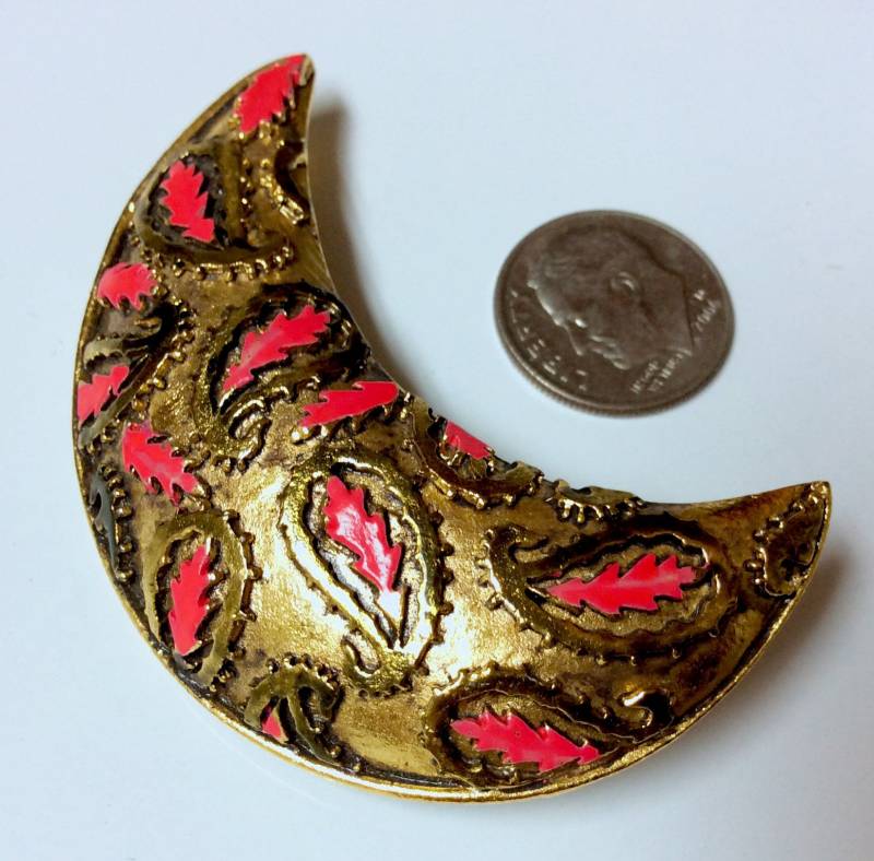 Vintage Karu Arke Brosche Halbmond Paisley Design, Pinke Emaille Vintage Karu Arke Brosche Halbmond Paisley Design, Pinke Emaille von MemoriesofMartha