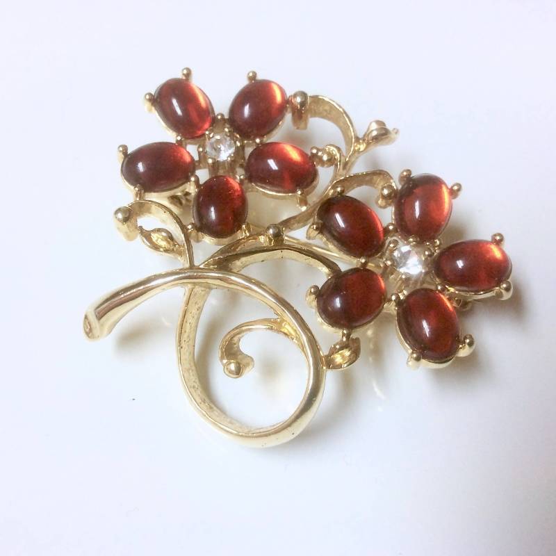 Vintage Rote Jelly Lucite Und Strass Gold Ton Blumen Brosche Vintage Rote Jelly Lucite Und Strass Gold Ton Blumen Brosche von MemoriesofMartha