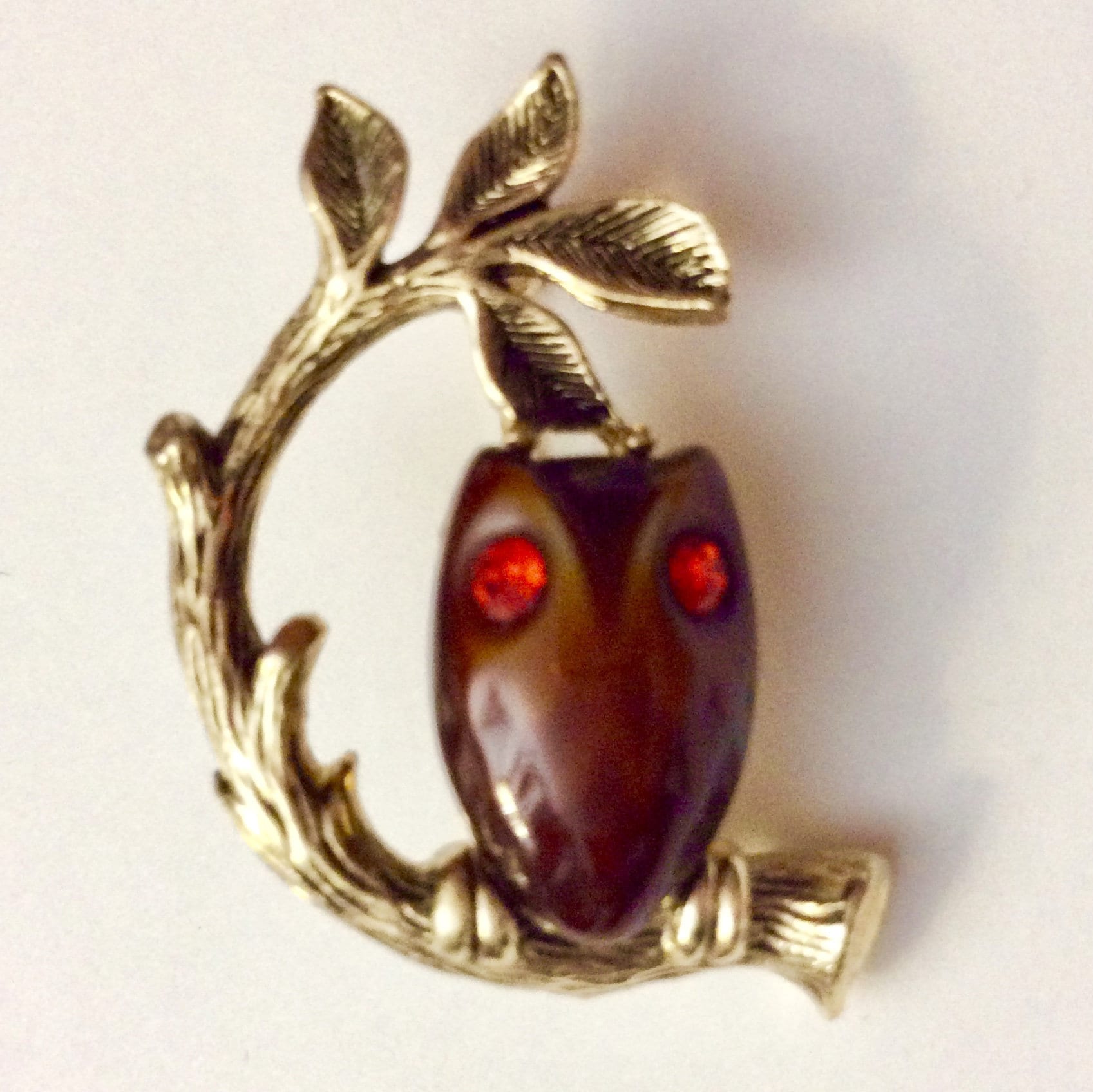 Vintage Signierte Emmons Lucite Eule Rot Strass Augen Tiny von MemoriesofMartha