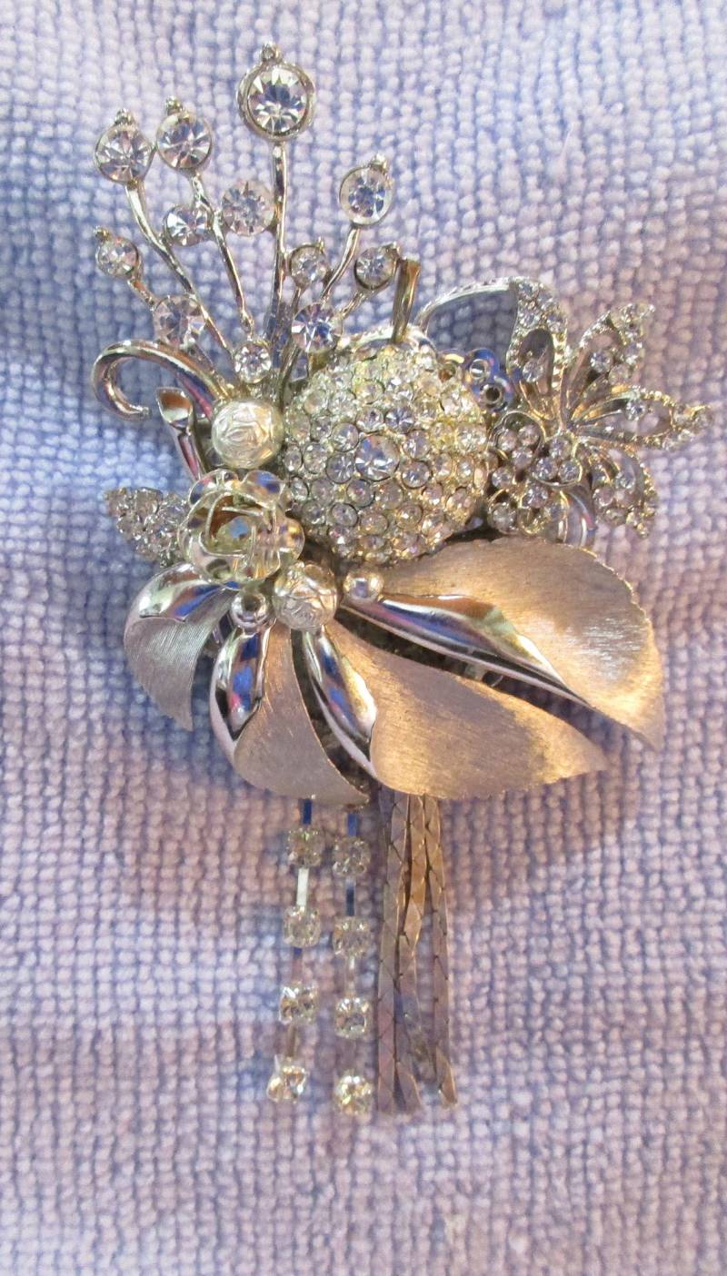 Dual Floral Brosche/Pin Oder Anhänger Silber Ton Mit Strass Dual Floral Brosche/Pin Oder Anhänger Silber Ton Mit Strass von MemoryvilleLane
