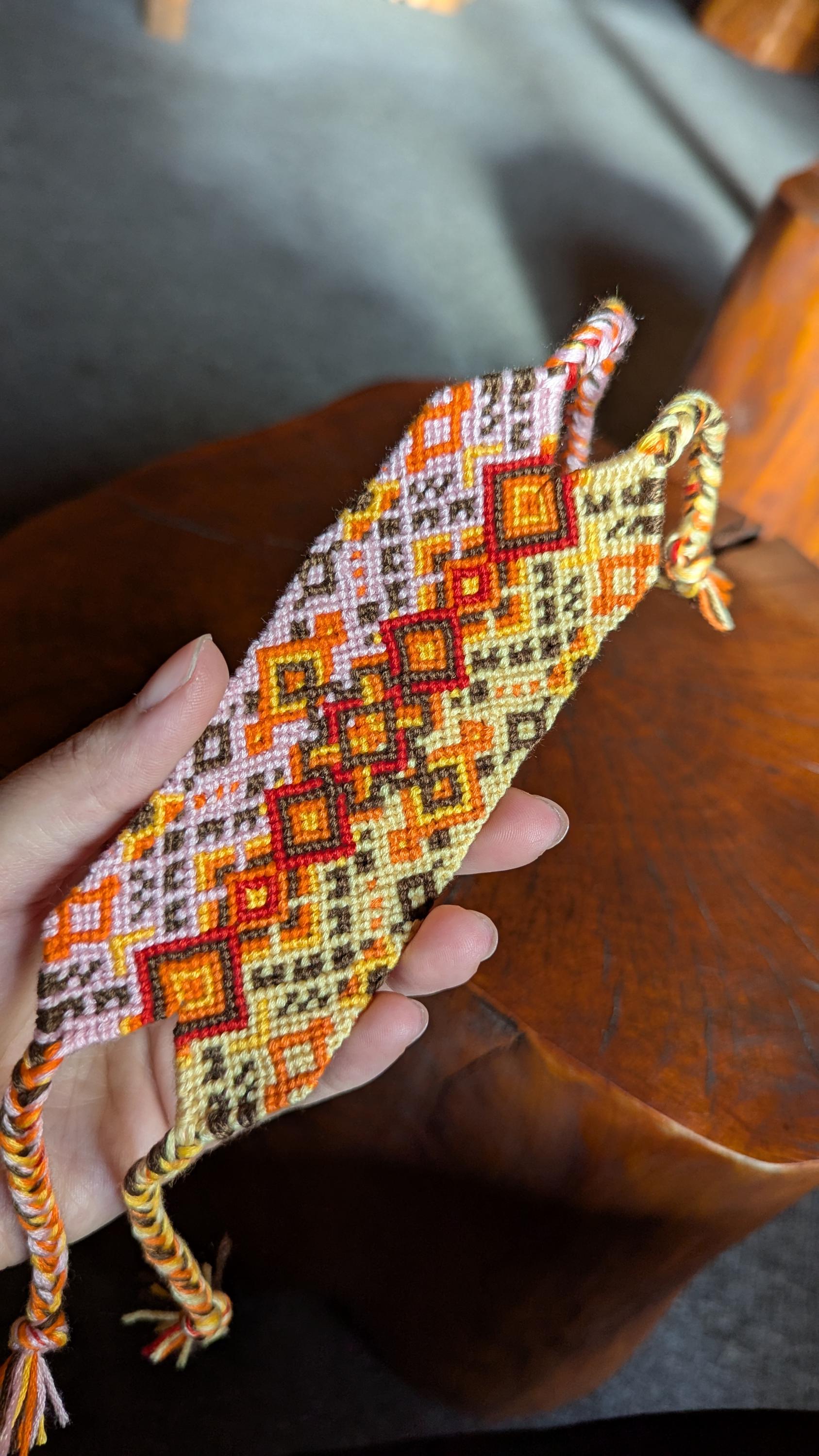 Geflochtene Armbänder | Geknüpfte Freundschaftsbänder von MengNaCrafts