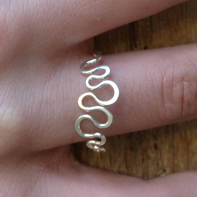 Silberring Sterling Silber Ring Schlichter Schlangenring, Handgeschmiedet Umweltfreundlich Design Schmuck Made To Order Silberring Sterling Silber Ring Schlichter Schlangenring, Handgeschmiedet Umweltfreundlich Design Schmuck Made To Order von Menno