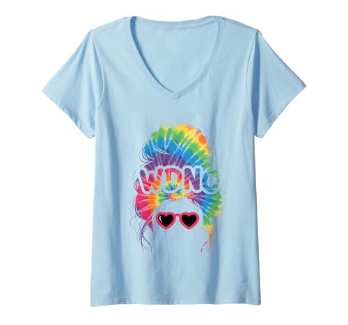 Damen Mädchen Menopause Messy Bun WDNC Tie Dye We Do Not Care T-Shirt mit V-Ausschnitt von Menopause Is Hot T-Shirts For Women