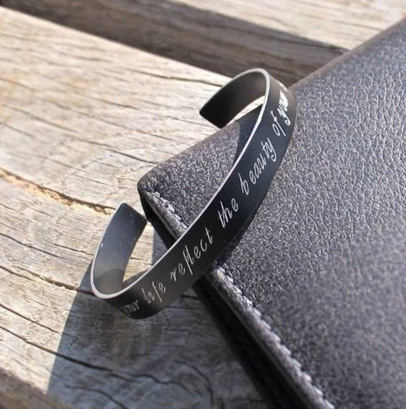 Personalisiertes Herren Manschettenarmband Gravur Nachricht Armband Für Männer Unisex Custom Manschette Schwarzes Hartes Weihnachtsgeschenk Ihn von MensGift