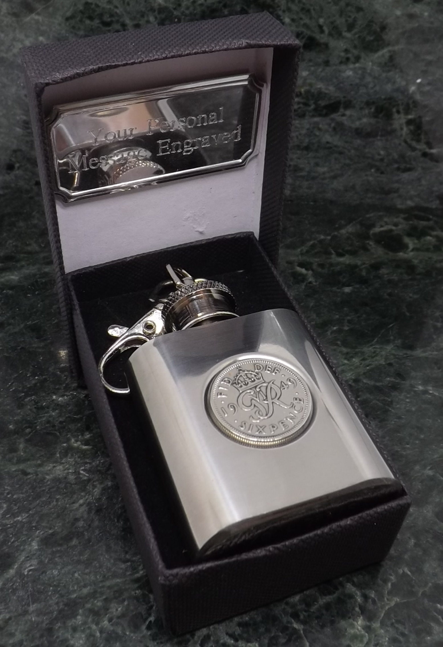 1949 72. Geburtstag Glückssechsen Schlüsselanhänger 1Oz Hüftkolben - Geschenk Für Sie Ihn Herren Geschenkidee von MensGiftsOnline