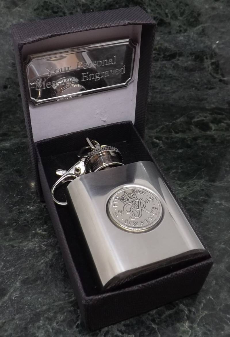 1949 72. Geburtstag Glückssechsen Schlüsselanhänger 1Oz Hüftkolben - Geschenk Für Sie Ihn Herren Geschenkidee von MensGiftsOnline