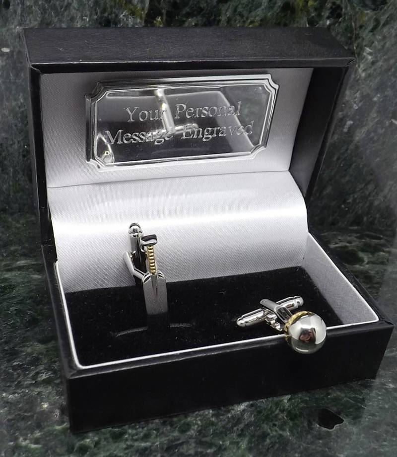 Cricket Geschenk Manschettenknöpfe Personalisierte Silber Vergoldete Fledermaus Herren Geburtstag Manschettenknopf Jahrestag von MensGiftsOnline