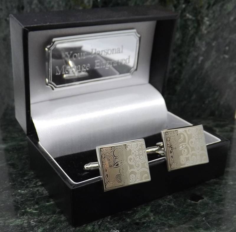 Laser-Muster Manschettenknöpfe Personalisierte Silber Farbe Hochzeit Herren Geschenk Geburtstag Manschettenknopf Jahrestag von MensGiftsOnline