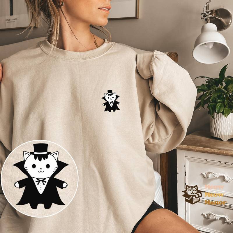 Niedliches Kawaii Dracula Vampir Untote Katze Halloween Pullover, Katzenliebhaber Sweatshirt, Kitty Herbst Rundhalsausschnitt, Katzenbesitzer von MeowMeowManor