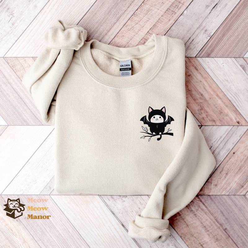 Süßer Kawaii Vampir Fledermaus Katze Halloween Pullover, Katzenliebhaber Sweatshirt, Kitty Herbst Rundhalsausschnitt, Katzenbesitzer Geschenke von MeowMeowManor