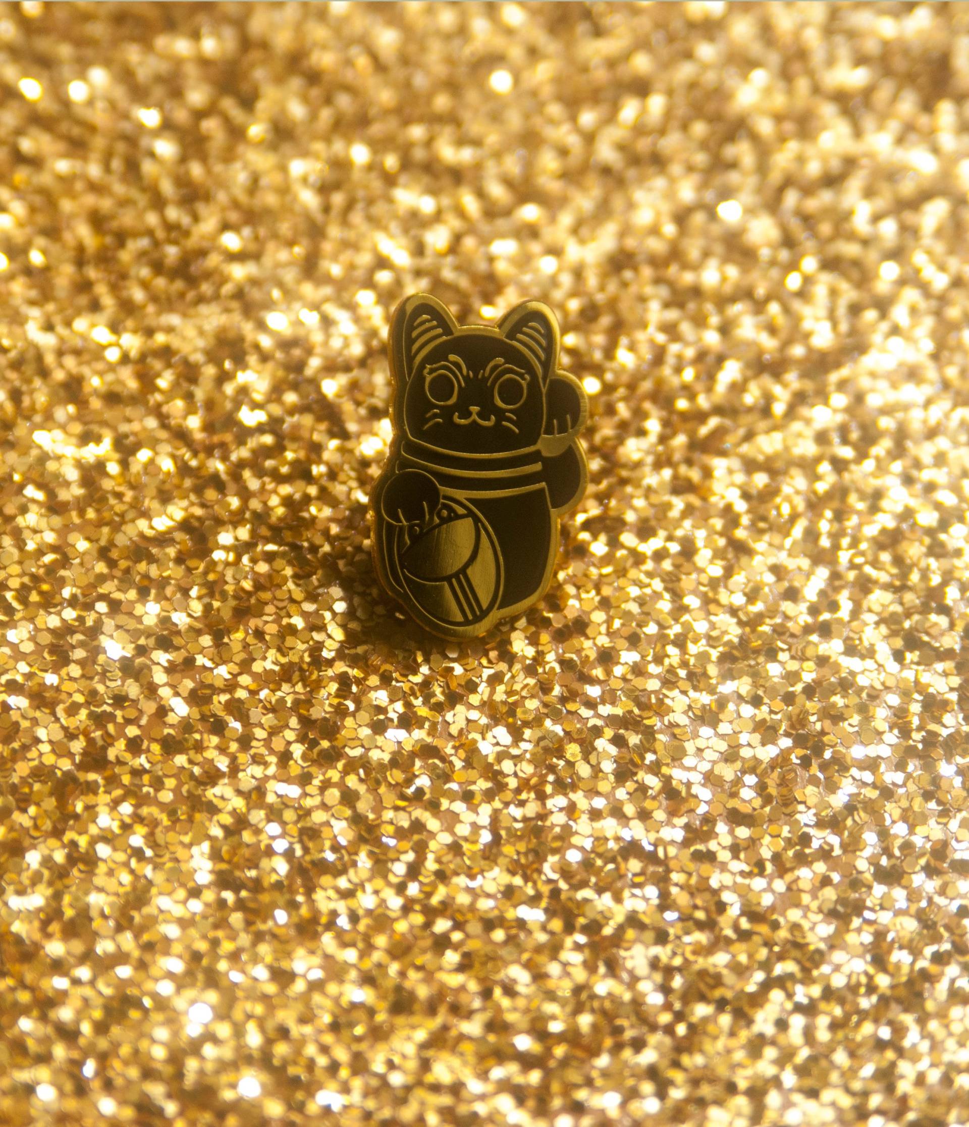 Lucky Bastet Emaille Pin von MeowlloryDesigns