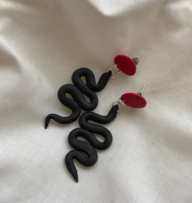 Schlangen Ohrringe, Fimo Ohrstecker, Handgemachter Modeschmuck, Trendschmuck, Silber Ohrringe von Mephistoreds