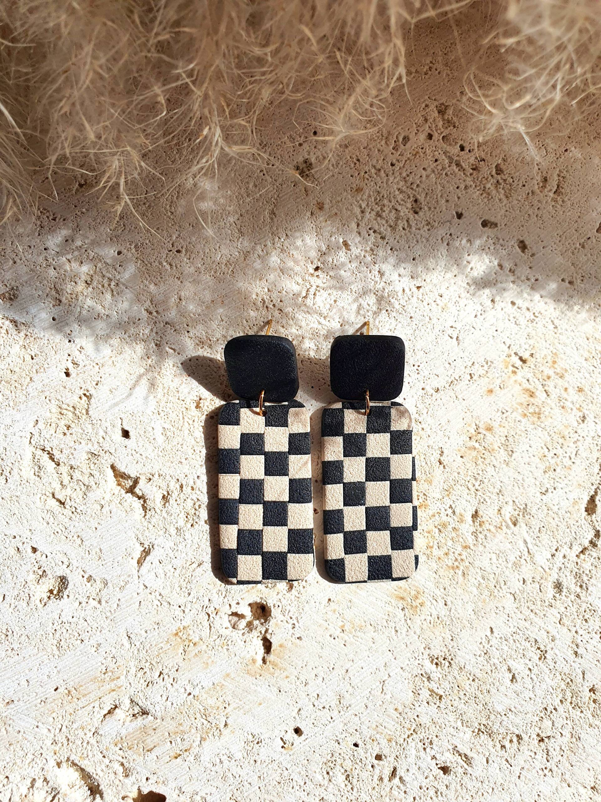 Checkerboard Polymer Clay Ohrringe, 18 K Vergoldet, Modern, Minimalistisch Checkerboard Polymer Clay Ohrringe, 18 K Vergoldet, Modern, Minimalistisch von MerClayJewelry