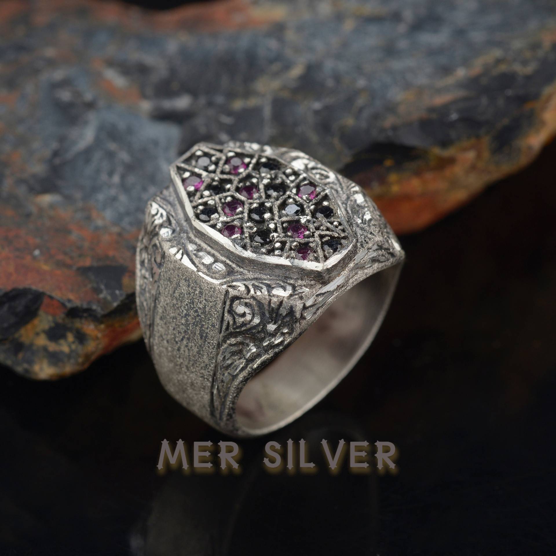 Einzigartiger Herrenring, Silber Oxidierter Ring, Handgemachter Ring Mann, Geschenk Für Ihn, Herrenschmuck Gravierter Herrenring von MerSilverCo