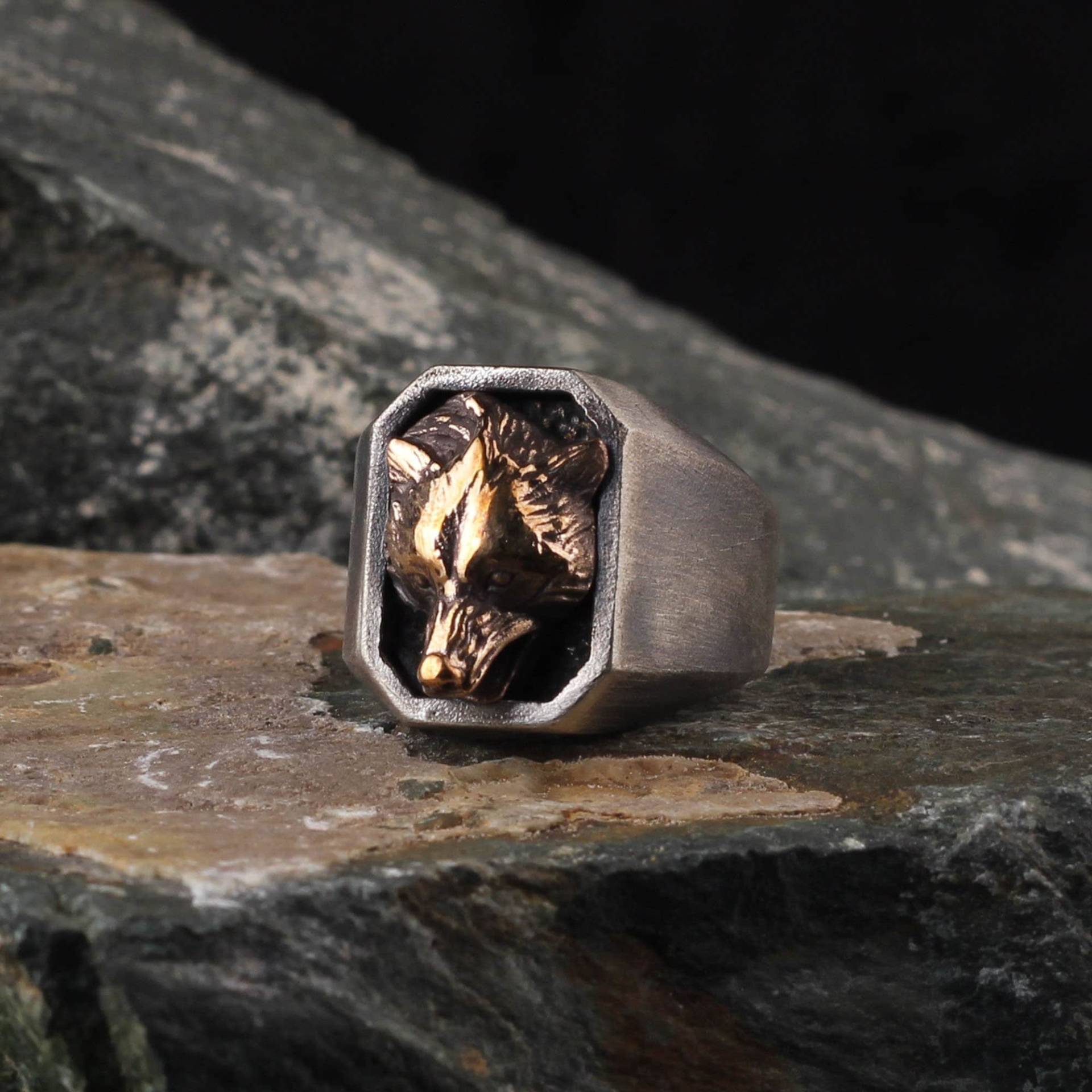 Silber Wolf Herren Ring, Einzigartiger Oxidierter Sterling Handgemachter Ring Mann, Signet Mann von MerSilverCo