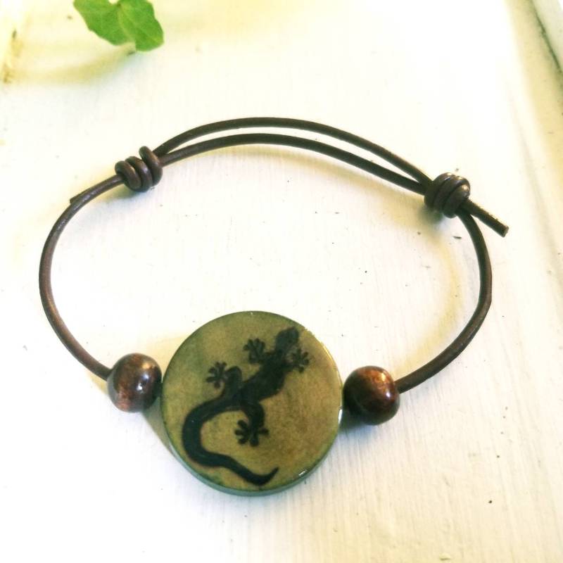 Handverbranntes Gecko Armband Personalisierter Holz Eidechsen Schmuck von MerakiArtisanStudio