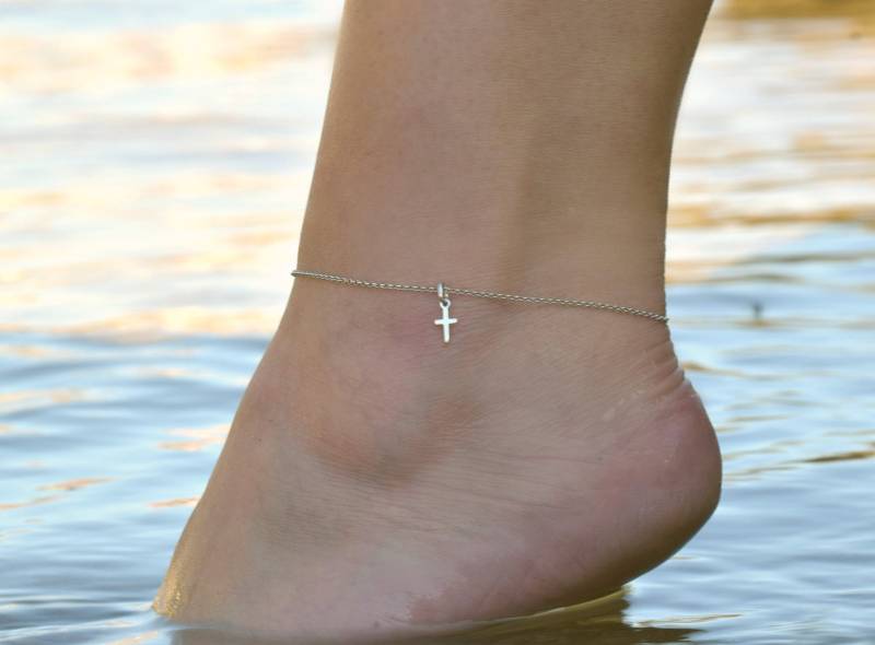 Zierliche Fußkettchen Für Frauen, Fußkettchen, Kreuz Einfache Knöchel Armband Sterling Silber von MerakiJewelsCo