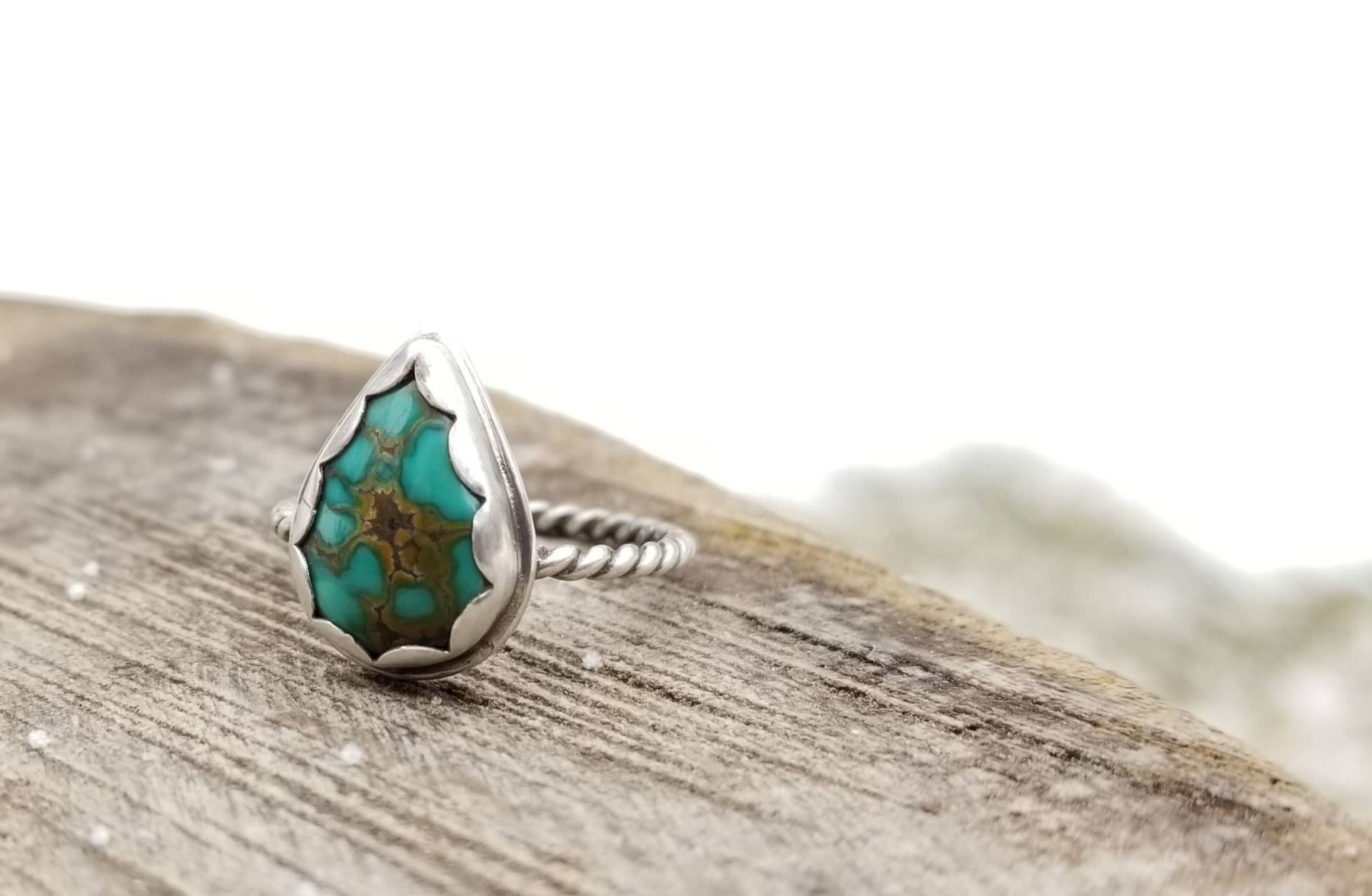 Handgemachte Sterling Silber Und Türkis Ring Handgemachte Sterling Silber Und Türkis Ring von MerakiMoonJewelry