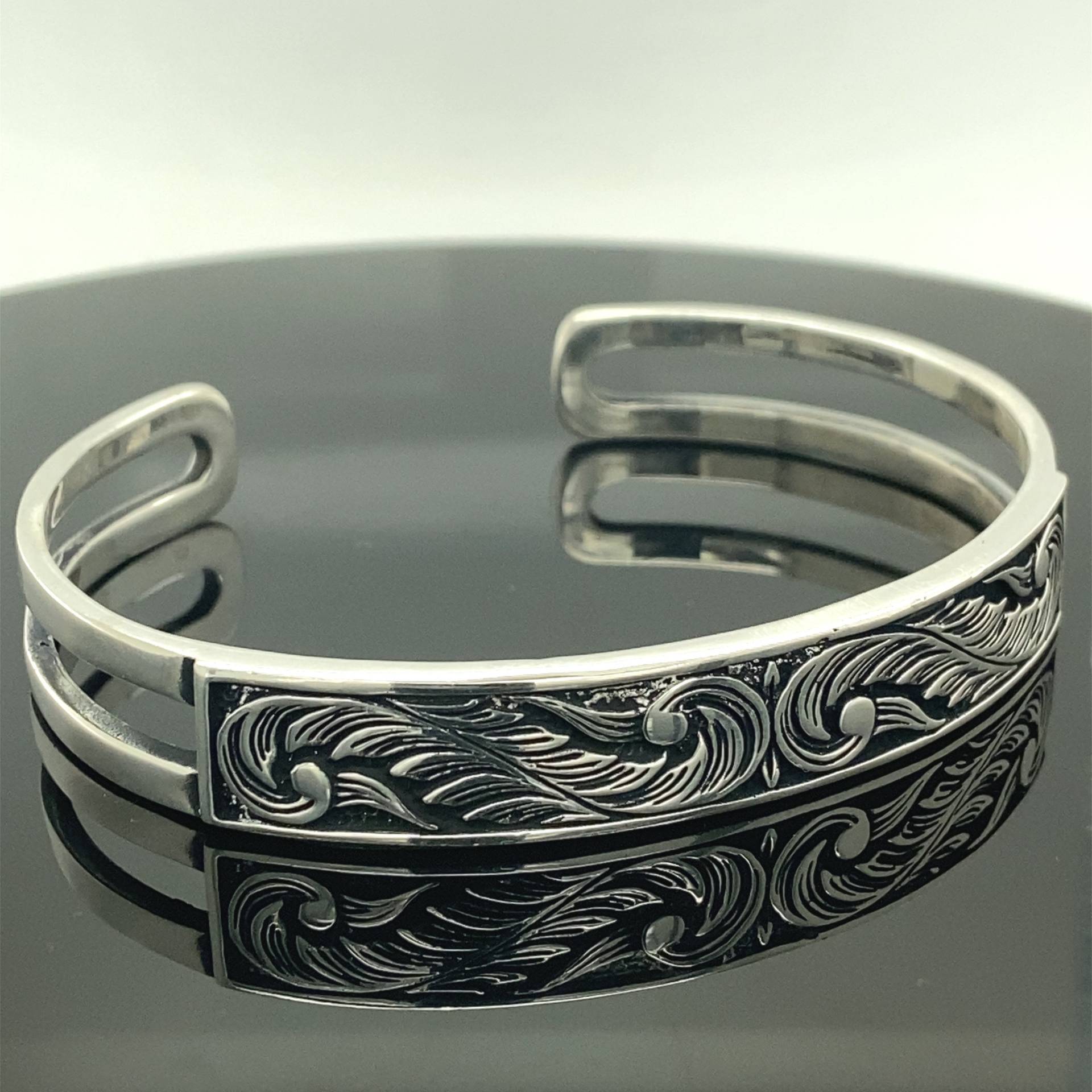 Handgefertigtes Gesticktes Armband Für Herren , Manschettenarmband Silber Manschette Handgemachtes Unisex 925K von MercansilverTR