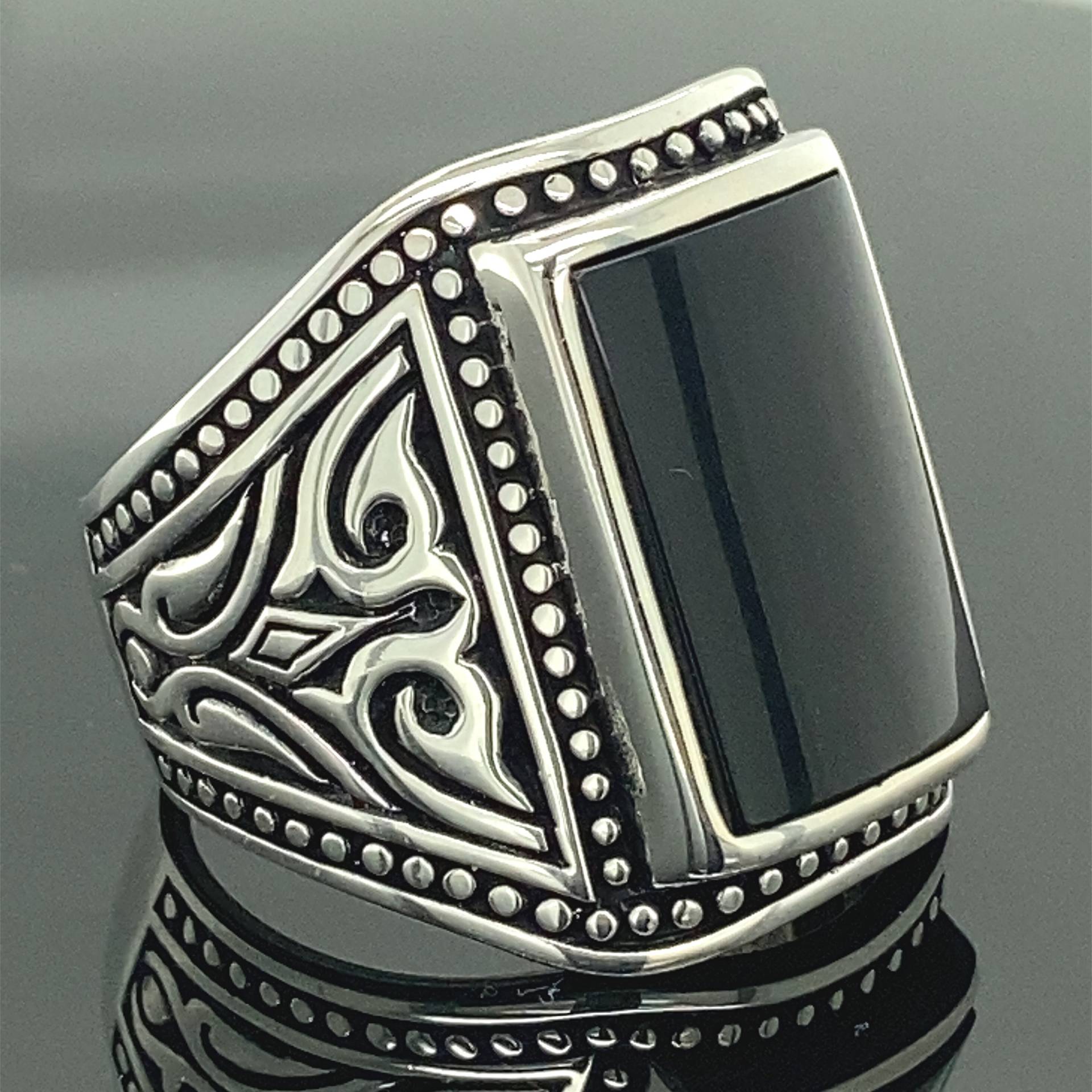 Handgemachter Herrenring , Schwarzer Onyx Stein Ring Natürlicher Edelstein Bestickter 925K Sterling Silber Geschenk Für Ihn von MercansilverTR