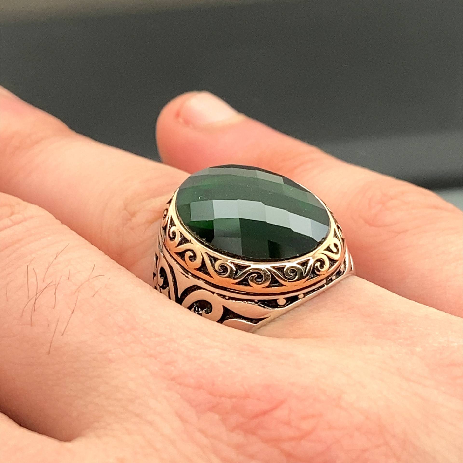 Herren Handgemachter Ring , Grüner Stein Cubic Zirkon Sterling Silber Vintage Männer Schmuck Geschenke Für Ihn von MercansilverTR