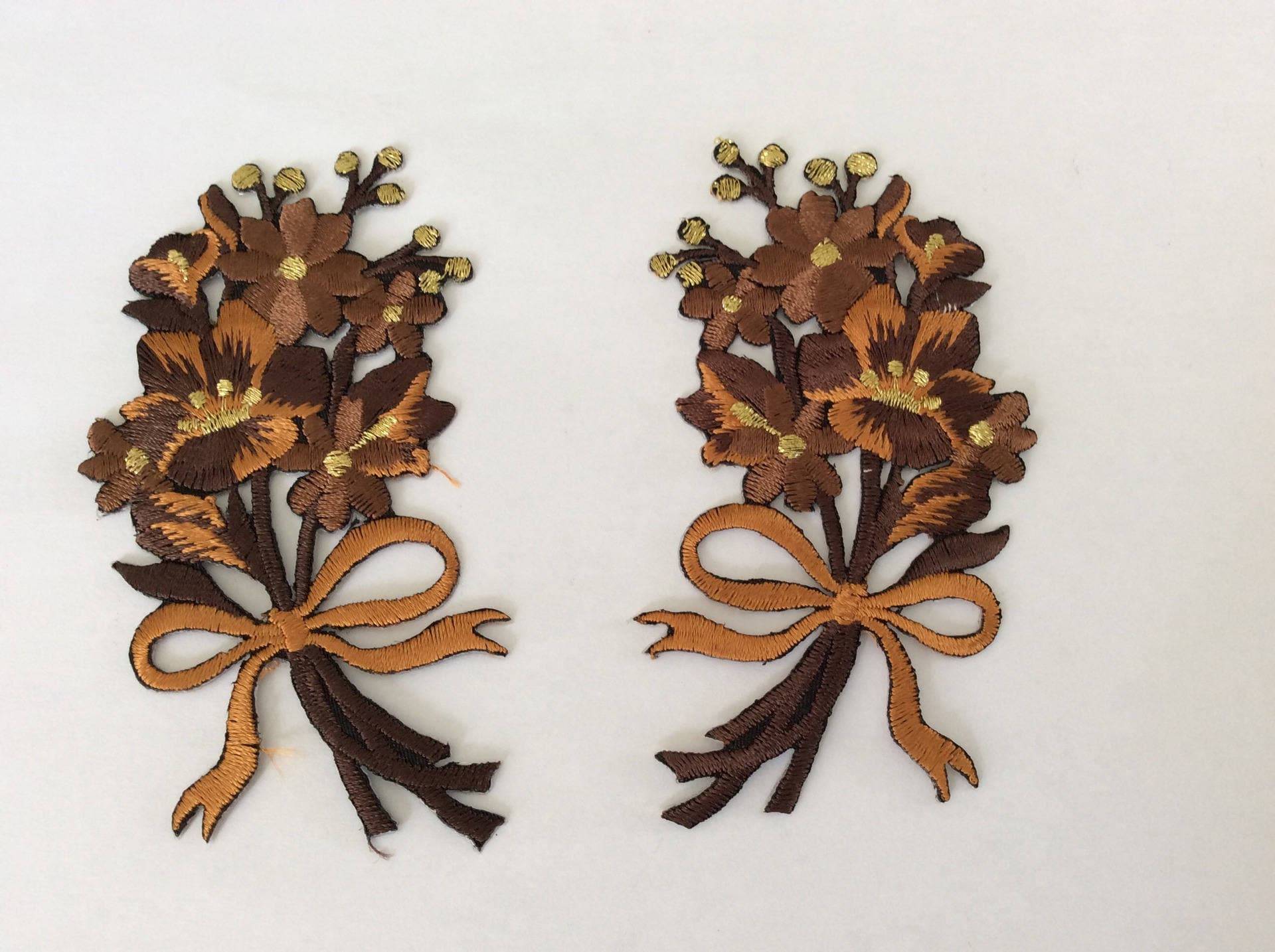 Braune Und Goldene Bügelapplikation von Mercerievoilage