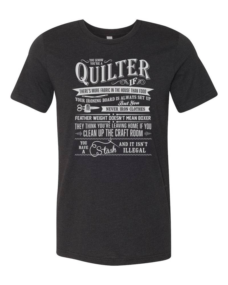 Muttertagsgeschenk Für Quilter T-Shirt Frauen, Geschenk Shirt, Mama. Quilt Retreat Shirt Unter 30 Dollar von MerchOp