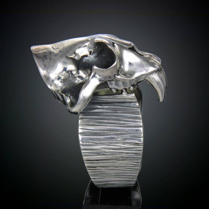 Säbelzahntiger Skull Ring in Sterlingsilber Von Mercurious Designs. 925 Sterling Silber Designer Herrenring von MercuriousDesigns