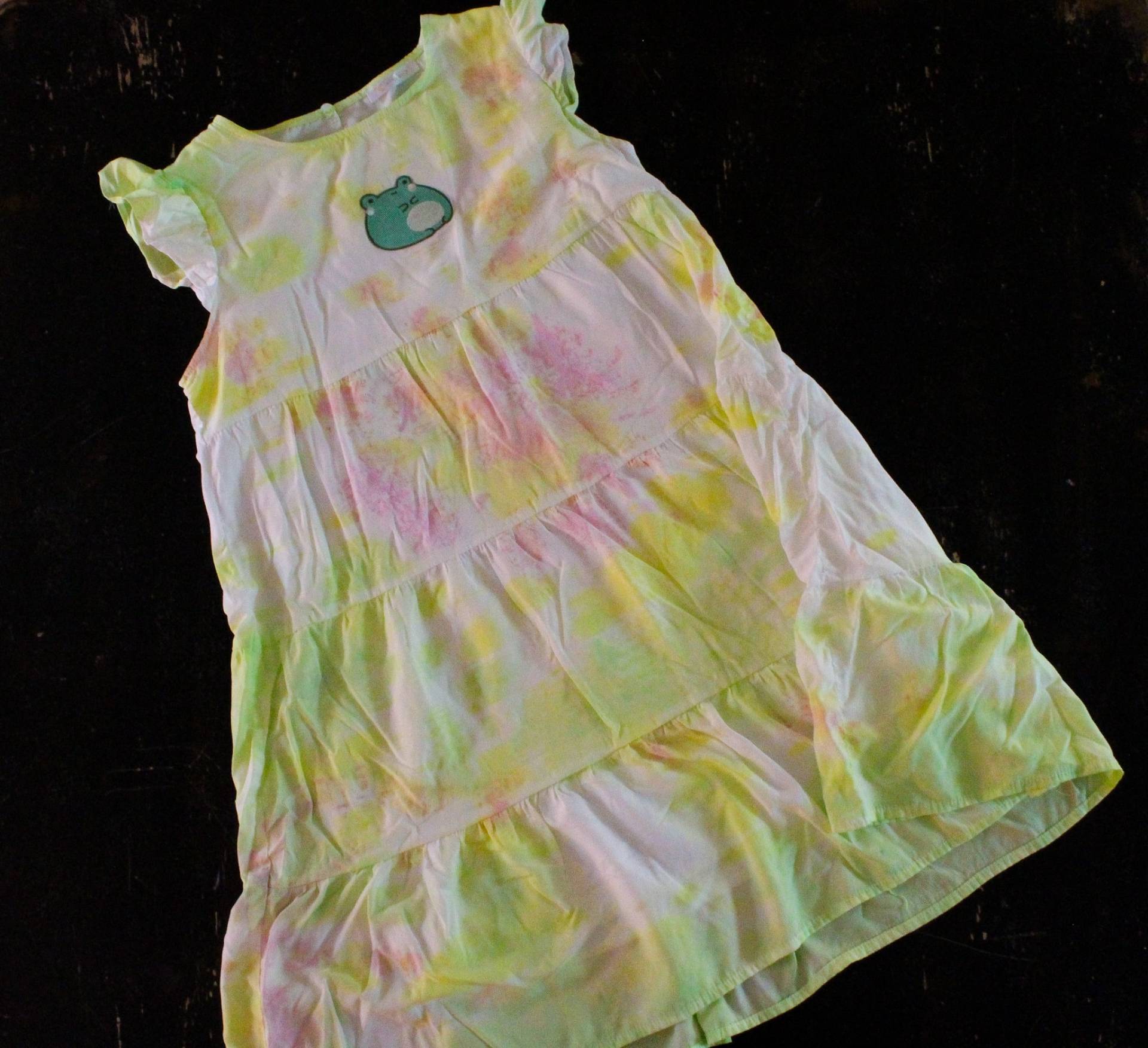 Grün, Gelb & Pink Tie Dye Frosch Kleid Small Grün, Gelb & Pink Tie Dye Frosch Kleid Small von MeresArtShop