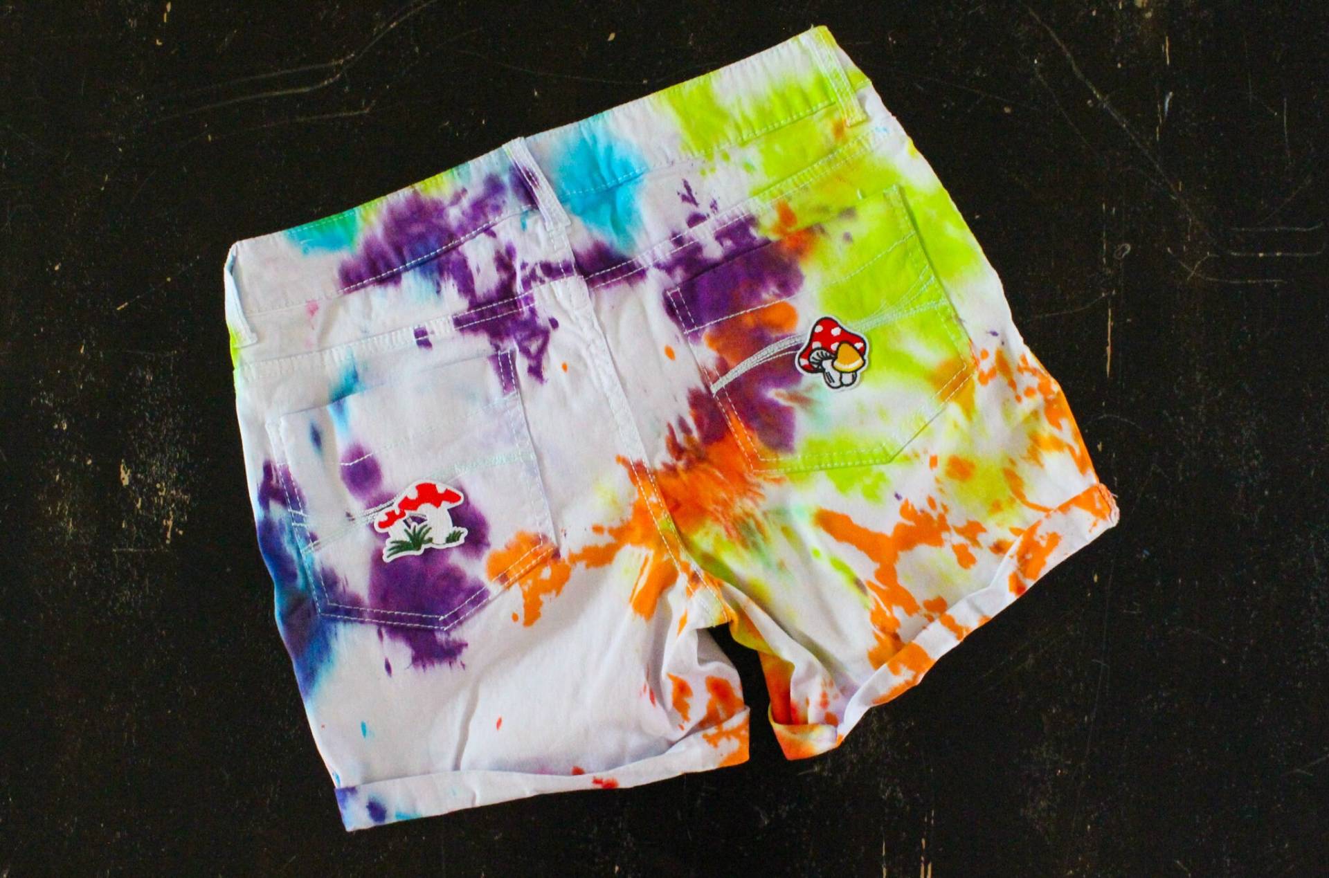 Regenbogen Krawatte Dye Pilz Shorts Groß Regenbogen Krawatte Dye Pilz Shorts Groß von MeresArtShop
