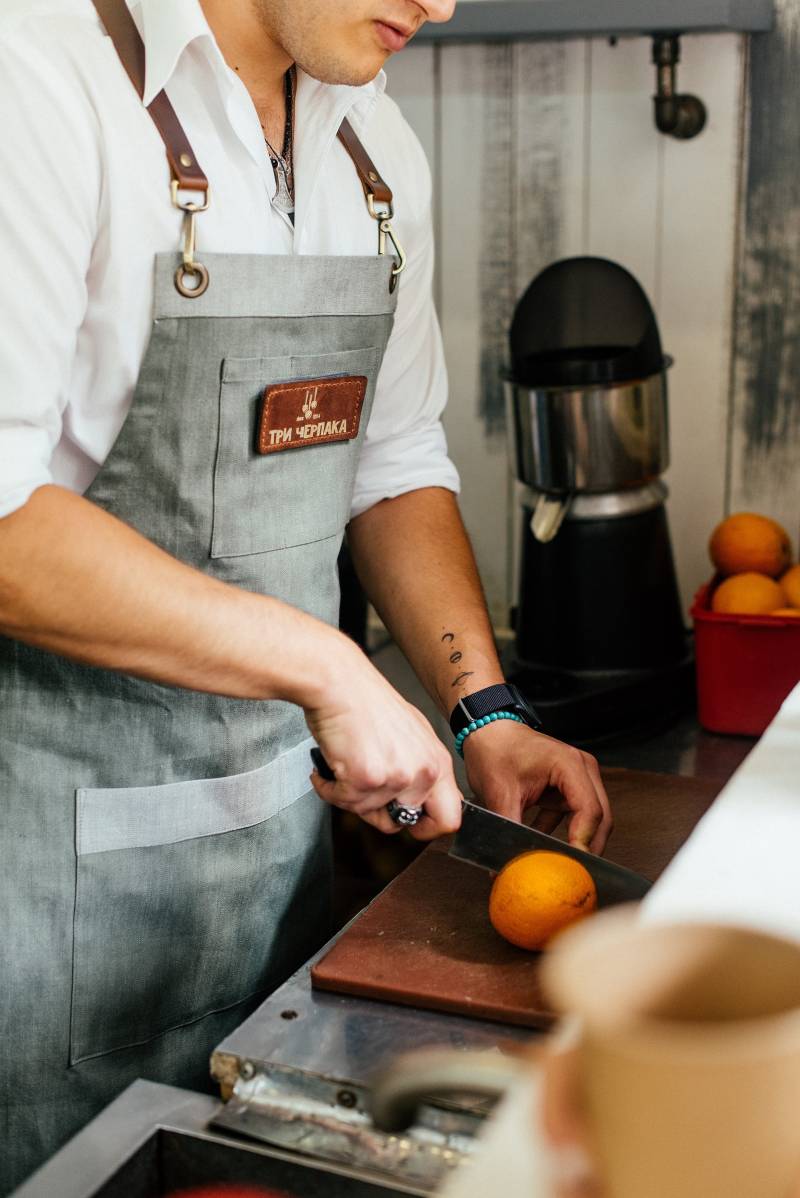 Chef Baumwolle Jeans Schürze, Baristas Und Barkeepers Schürze Mit Taschen, Personalisierte Gartenschürze, Geschenk Des Kochs, Für Ihn, Sie Chef Baumwolle Jeans Schürze, Baristas Und Barkeepers Schürze Mit Taschen, Personalisierte Gartenschürze, Geschenk Des Kochs, Für Ihn, Sie von MerifaLeather