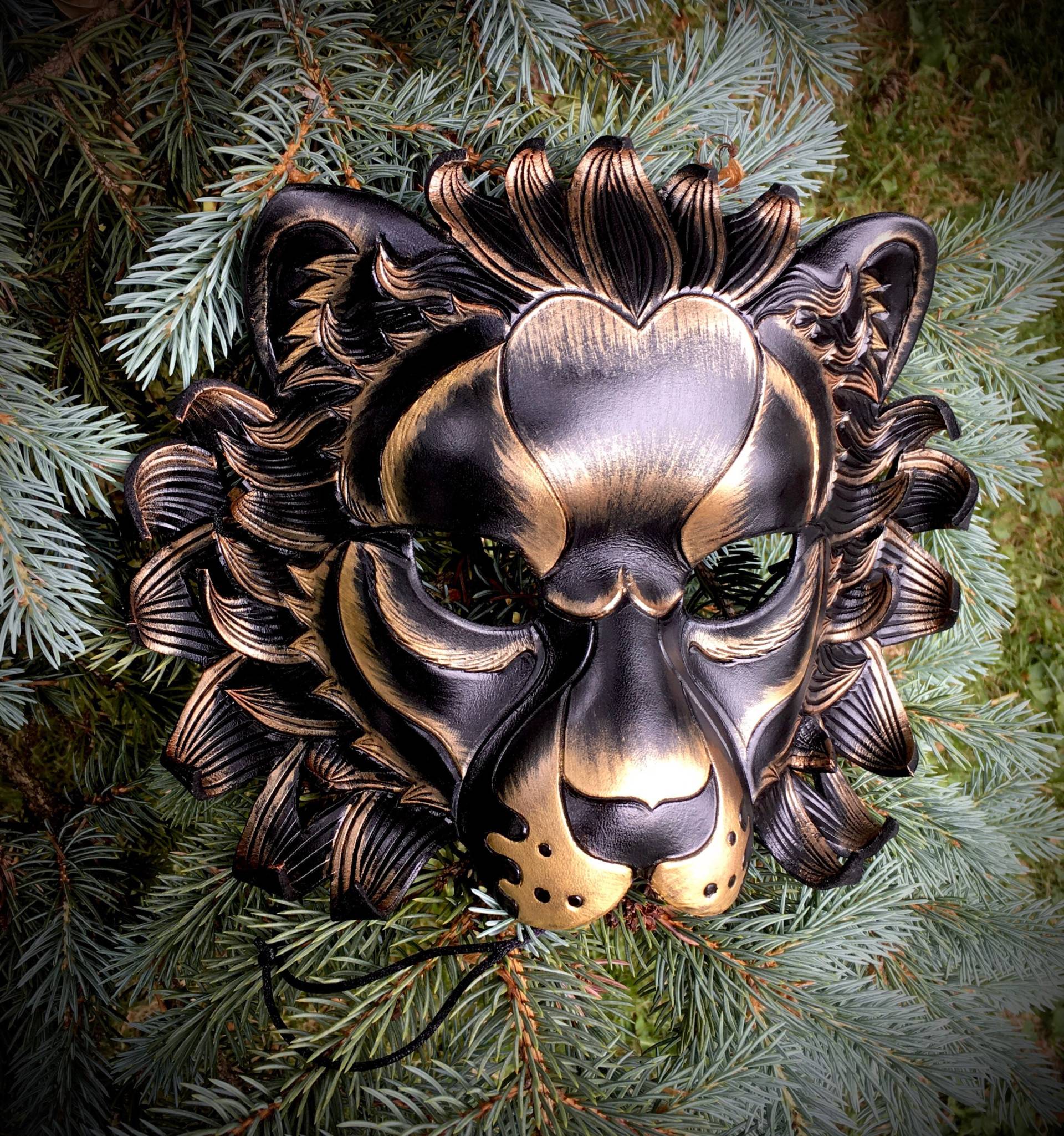 Handgeschnitzte Lederlöwenmaske Maskenkostüm, Karneval, Brennender Mann Handgeschnitzte Lederlöwenmaske Maskenkostüm, Karneval, Brennender Mann von Merimask