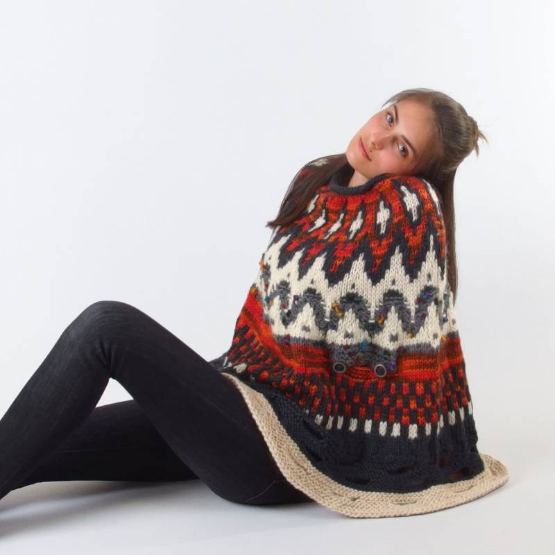 Handgestrickter Winter Poncho Pullover, Boho Damen Cape Mit Armlöchern, Gestrickter Aus Wolle, Einzigartiger Dicker Warmer von Merinossa