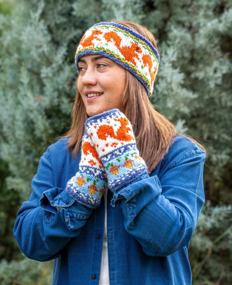 Handgestrickte Eichhörnchen Mütze Und Handwärmer Set Wollmütze Mit Bommel von MerivaHandKnitACCs