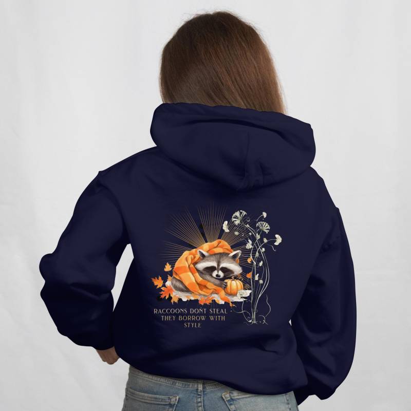 Frecher Waschbär Hoodie - Süßes Tiermotiv, Gemütlicher Kapuzenpullover Für Tierfreunde & Naturfans, Oversized Hoodie von MerkerHarmsDesigns