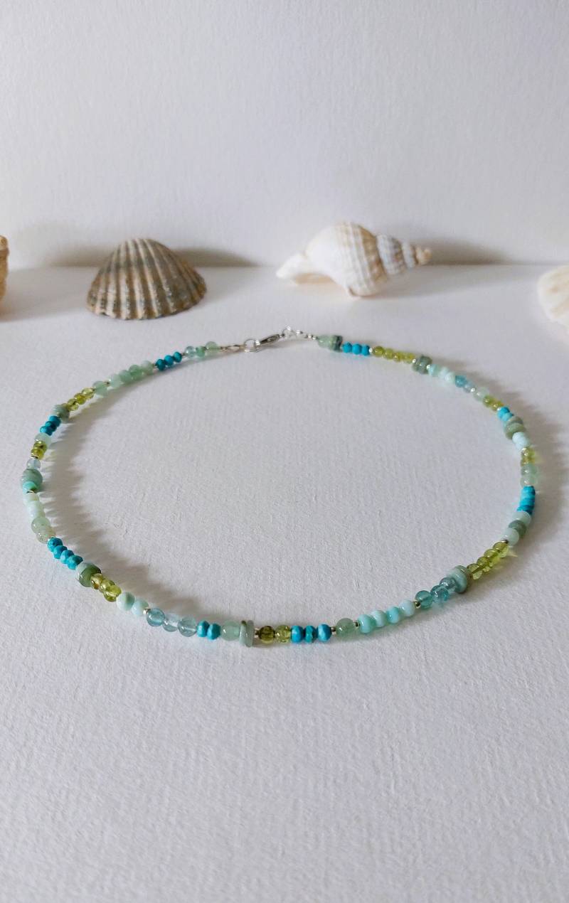 Halskette Grünblau Smaragd Peridot Grüner Onyx Apatit Türkissperlen Peru Opal Silber von MerlesJewellery