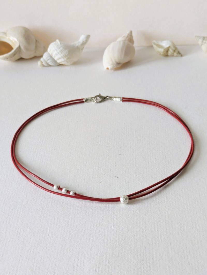 Rote Lederkette Doppel Silberperlen von MerlesJewellery