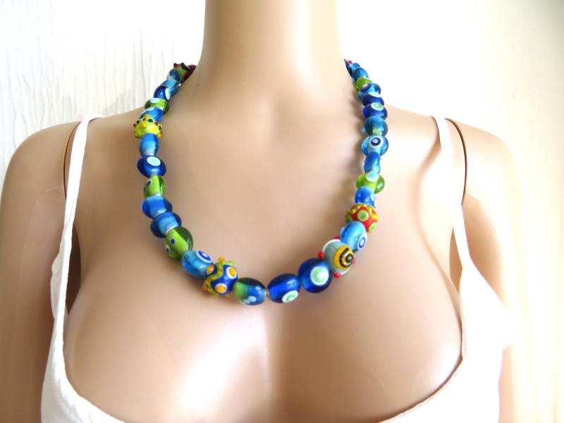 Halskette -Murano Glas Handgemachte Halskette-Hand Gemacht Perlen-Blau Grün Und Rot-Länge 24 Zoll Perfektes Geschenk von MerlinsCaveShop