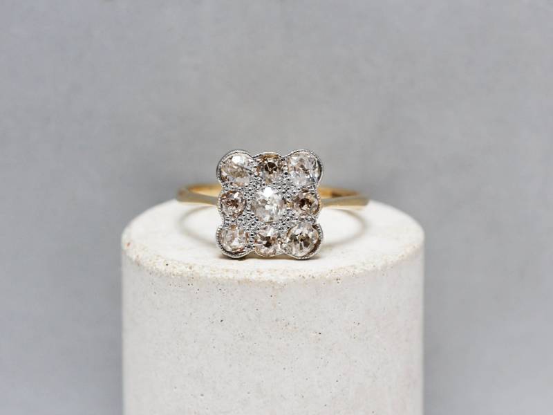 18 Karat Gelbgold Old Cut 1 Diamant Cluster Finger Größe M Circa 1930 von MerlinsJewellers