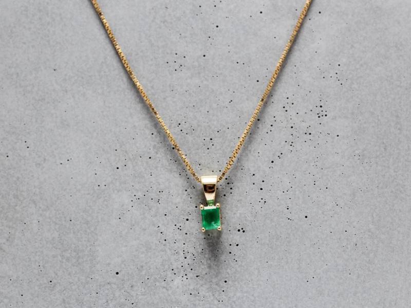 Handgemachte 18 Karat Gold Smaragd Anhänger Halskette - 9 Kette von MerlinsJewellers