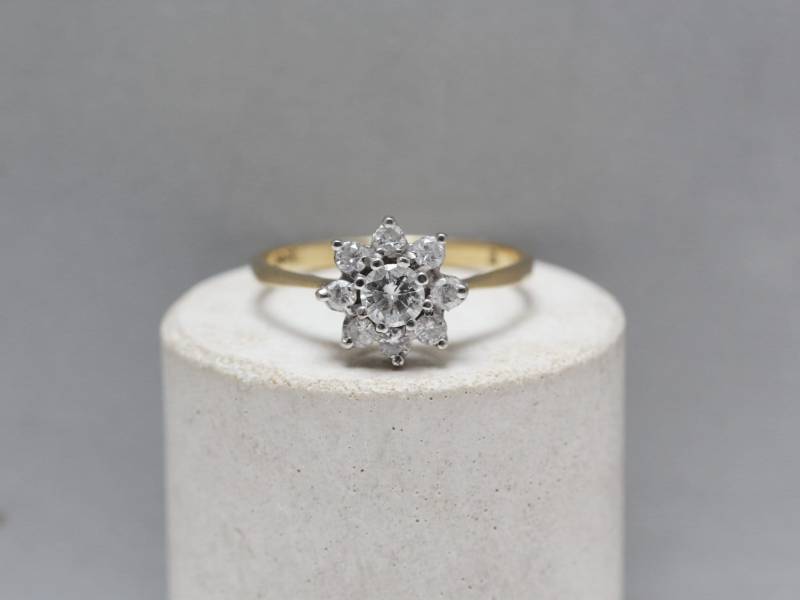 18Kt Gelbgold Diamant Daisy Cluster Ring Größe L von MerlinsJewellers