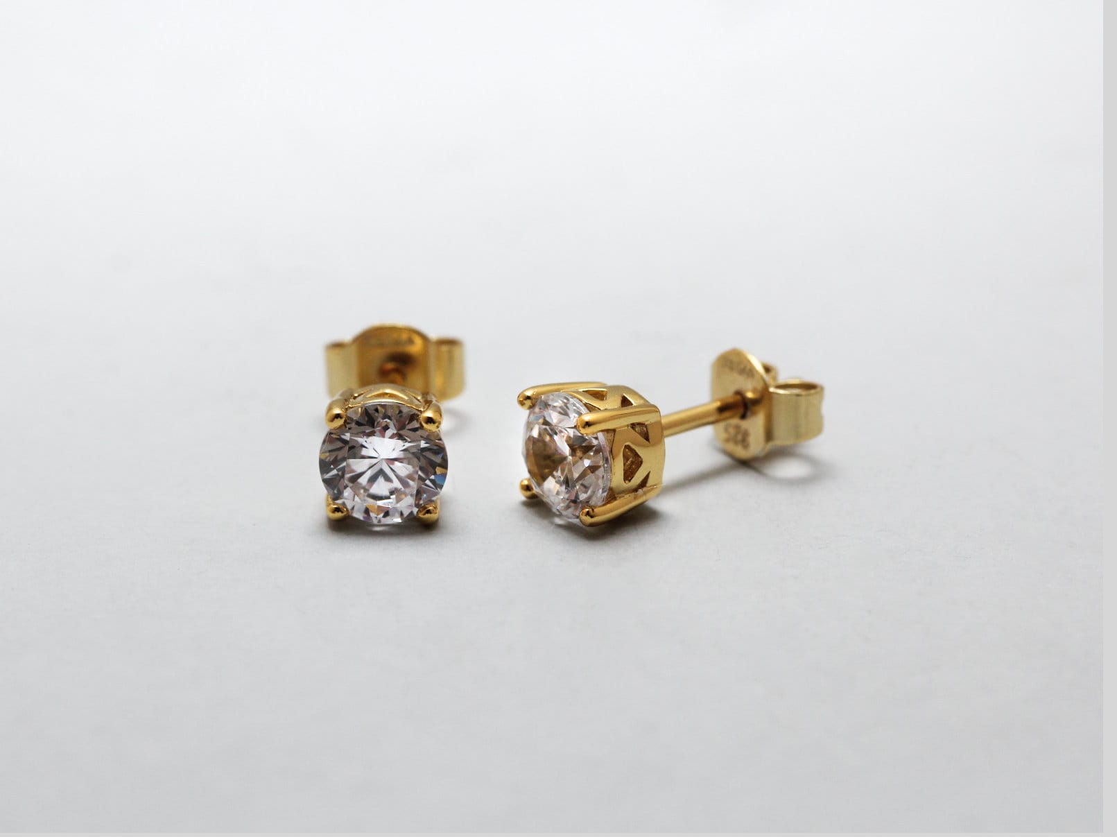 Vergoldete 5, 5 Mm Cubic Zirconia Ohrstecker von MerlinsJewellers