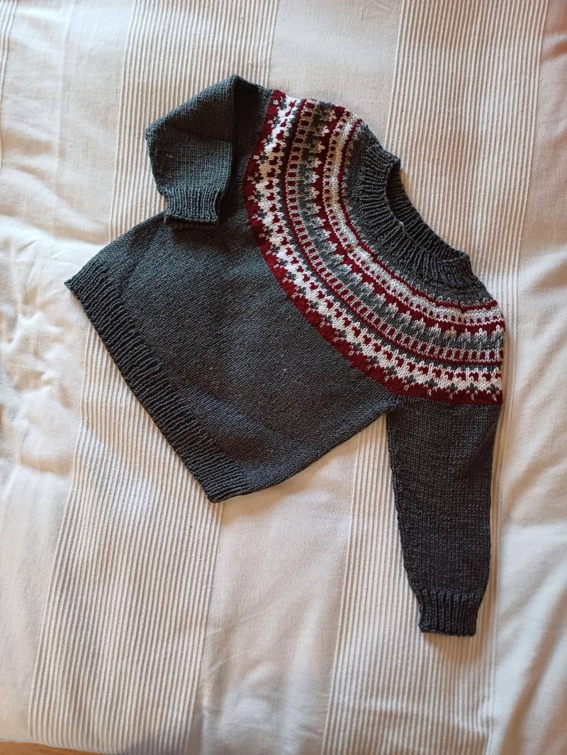 Kinderpullover Mit Norwegermuster Größe 116 von MerlinsZaubernadeln